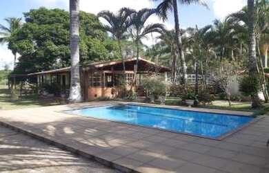 Imagem: A chácara possui 4 Dormitórios, 4 Suítes, 2 Banheiros, 2