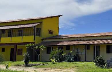 Imagem: A chácara possui 6 Dormitórios, 6 Suítes, 3 Banheiros, 5