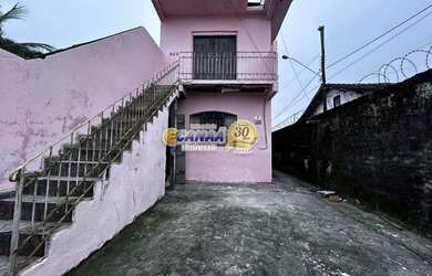 Imagem: A casa possui 5 Dormitórios, 3 Banheiros, 2 Vagas na garagem