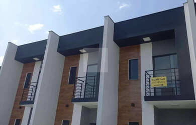 Imagem: A casa possui 2 Suítes, 2 Vagas na garagem, 120m² de Área