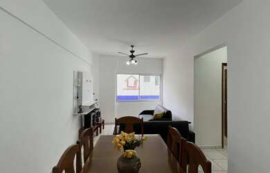 Imagem: O apartamento possui 2 Dormitórios, 1 Suíte, 2 Banheiros