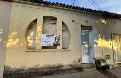 Imagem: O terreno possui 303m² de Área e está localizado em Centro