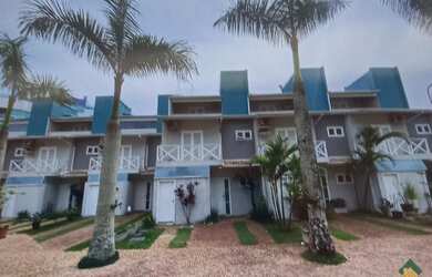 Imagem: A casa possui 4 Dormitórios, 2 Suítes, 3 Banheiros, 2 Vagas