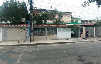 Imagem: A casa possui 3 Dormitórios, 1 Suíte, 2 Banheiros, 1 Vaga