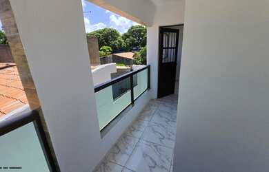 Imagem: O apartamento possui 3 Dormitórios, 1 Banheiro, 1 Vaga na garagem