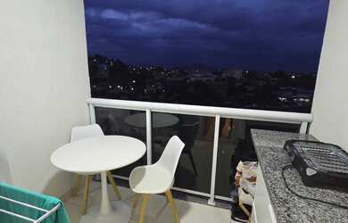 Imagem: O apartamento possui 2 Dormitórios, 1 Suíte, 1 Banheiro, 1