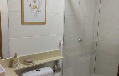 Imagem: O apartamento possui 3 Dormitórios, 1 Suíte, 1 Banheiro, 1