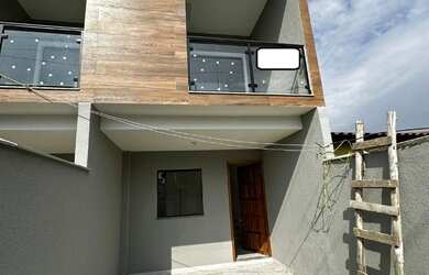 Imagem: A casa possui 2 Dormitórios, 2 Suítes, 1 Banheiro, 1 Vaga