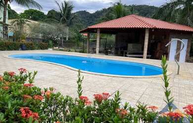 Imagem: A fazenda possui 3 Dormitórios, 1 Suíte, 3 Banheiros, 5 Vagas