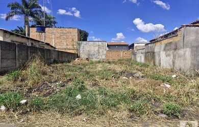 Imagem: O terreno possui 328m² de Área e está localizado em Parque