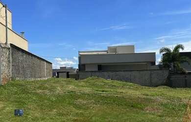 Imagem: O terreno possui 300m² de Área e está localizado em Jardins