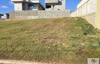 Imagem: O terreno possui 300m² de Área e está localizado em Jardins