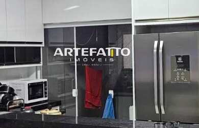 Imagem: A casa possui 2 Dormitórios, 1 Suíte, 2 Banheiros, 2 Vagas