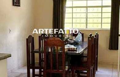 Imagem: A casa possui 4 Dormitórios, 2 Suítes, 4 Banheiros, 5 Vagas