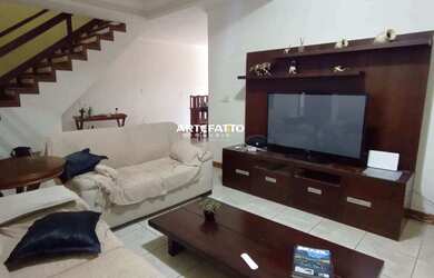 Imagem: A casa possui 3 Dormitórios, 1 Suíte, 3 Banheiros, 4 Vagas