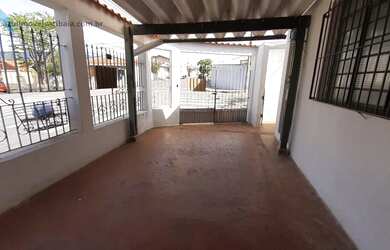 Imagem: A casa possui 2 Dormitórios, 1 Suíte, 2 Banheiros, 1 Vaga