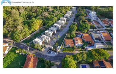Imagem: A casa em condomínio possui 3 Dormitórios, 3 Suítes, 4 Banheiros