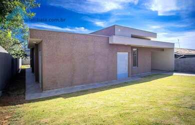 Imagem: A casa em condomínio possui 3 Dormitórios, 3 Suítes, 3 Banheiros