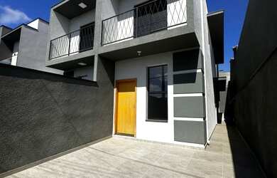 Imagem: A casa possui 3 Dormitórios, 1 Suíte, 2 Banheiros, 2 Vagas