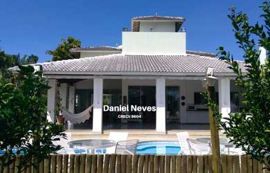 Imagem: A casa em condomínio possui 4 Dormitórios, 4 Suítes, 6 Banheiros