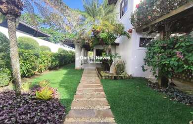 Imagem: A casa possui 5 Dormitórios, 5 Suítes, 7 Banheiros, 4 Vagas