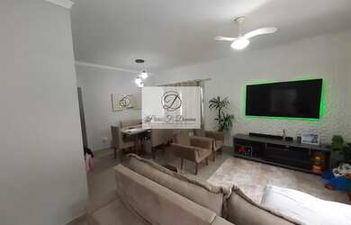 Imagem: A casa possui 3 Dormitórios, 1 Suíte, 2 Banheiros, 2 Vagas