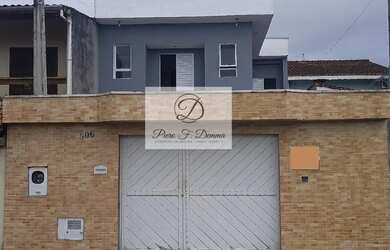 Imagem: A casa possui 3 Dormitórios, 3 Banheiros, 2 Vagas na garagem