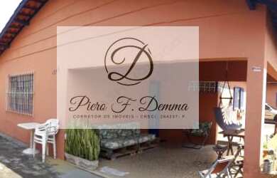 Imagem: A casa possui 5 Dormitórios, 1 Suíte, 2 Banheiros, 4 Vagas