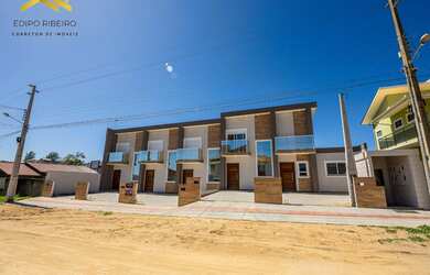 Imagem: A casa possui 2 Dormitórios, 1 Suíte, 1 Banheiro, 1 Vaga na