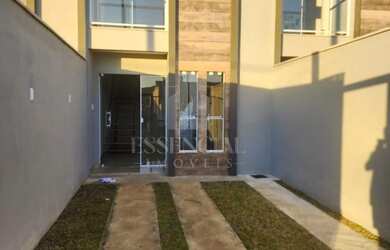 Imagem: A casa possui 2 Dormitórios, 1 Suíte, 2 Banheiros, 1 Vaga