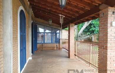 Imagem: A casa possui 3 Dormitórios, 1 Suíte, 4 Banheiros, 4 Vagas