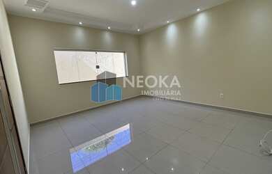 Imagem: A casa possui 3 Dormitórios, 1 Suíte, 3 Banheiros, 2 Vagas