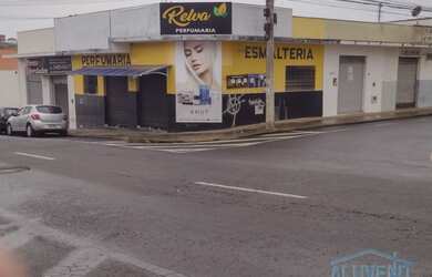 Imagem: A loja possui 1 Dormitório, 1 Banheiro, 47m² de Área e está