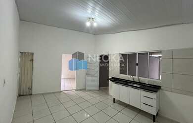 Imagem: A casa possui 1 Dormitório, 1 Banheiro, 2 Vagas na garagem