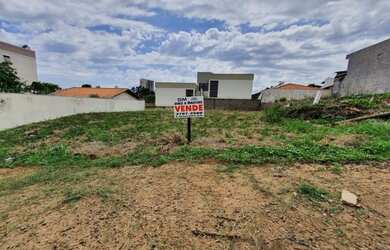 Imagem: O terreno possui 1 Dormitório, 1 Banheiro, 10m² de Área e