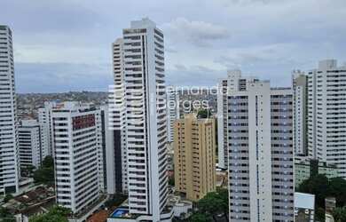 Imagem: O apartamento possui 4 Dormitórios, 2 Suítes, 1 Banheiro