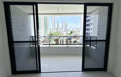 Imagem: O apartamento possui 4 Dormitórios, 2 Suítes, 4 Banheiros