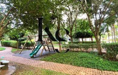 Imagem: O apartamento possui 2 Dormitórios, 1 Suíte, 2 Banheiros