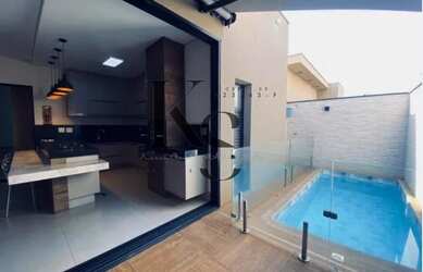 Imagem: A casa em condomínio possui 3 Dormitórios, 3 Suítes, 4 Banheiros