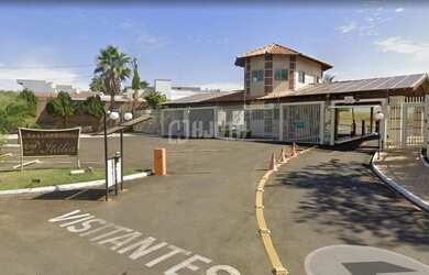 Imagem: O terreno possui 450m² de Área e está localizado em Centro