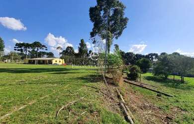 Imagem: A chácara possui 3 Dormitórios, 1 Banheiro, 2 Vagas na garagem