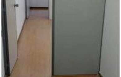 Imagem: A sala comercial e possui Dormitórios, Suítes, 1 Banheiro