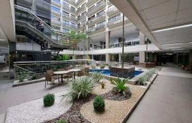 Imagem: A sala comercial possui 1 Vaga na garagem, 33m² de Área Privada