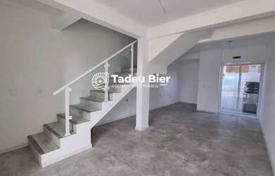 Imagem: A casa possui 2 Dormitórios, 1 Suíte, 1 Banheiro, 1 Vaga na