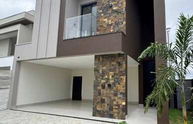 Imagem: A casa em condomínio possui 3 Dormitórios, 3 Suítes, 4 Banheiros