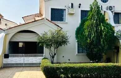 Imagem: A casa em condomínio possui 3 Dormitórios, 1 Suíte, 4 Banheiros