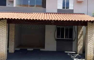 Imagem: A casa em condomínio possui 3 Dormitórios, 1 Suíte, 3 Banheiros