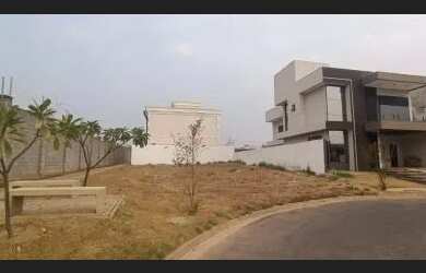 Imagem: O terreno possui 362m² de Área Privada e está localizado