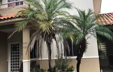 Imagem: A casa em condomínio possui 3 Dormitórios, 1 Suíte, 2 Banheiros