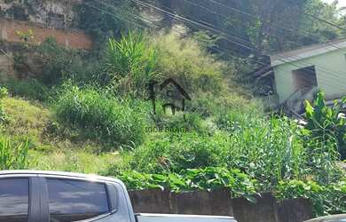 Imagem: O terreno possui 940m² de Área e está localizado em Santa